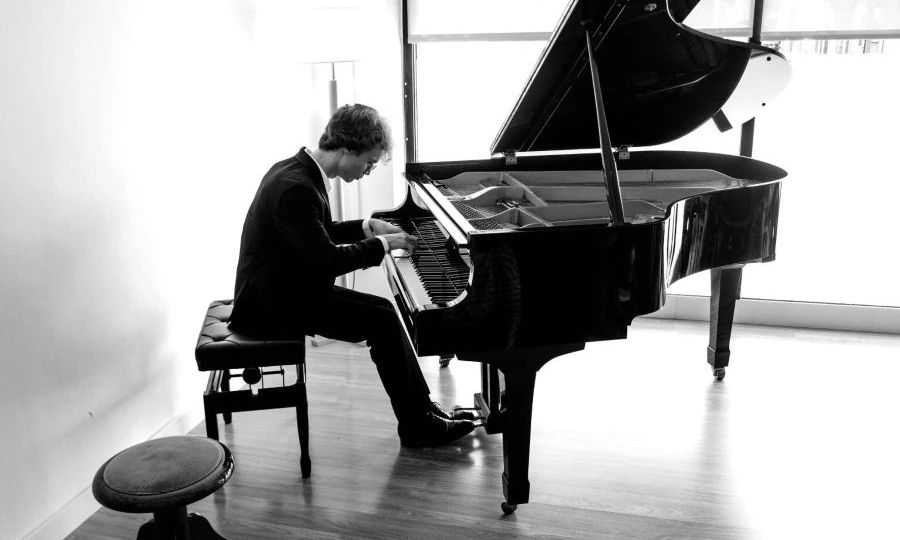 Yurii Kartuzov: Beethoven y Chopin