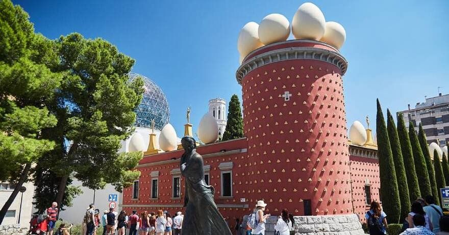 Catalunya Bus Turístic - Dalí Figueres & Girona Tour