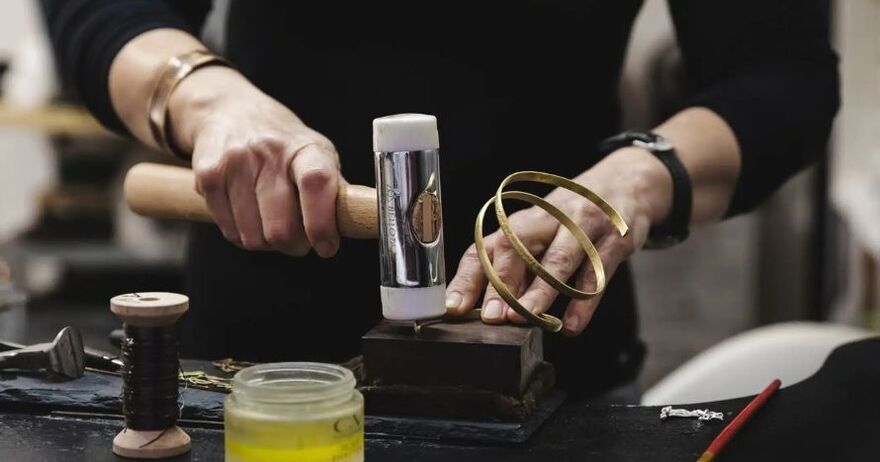 Poble Espanyol - Taller artesanal: joyería creativa con plata
