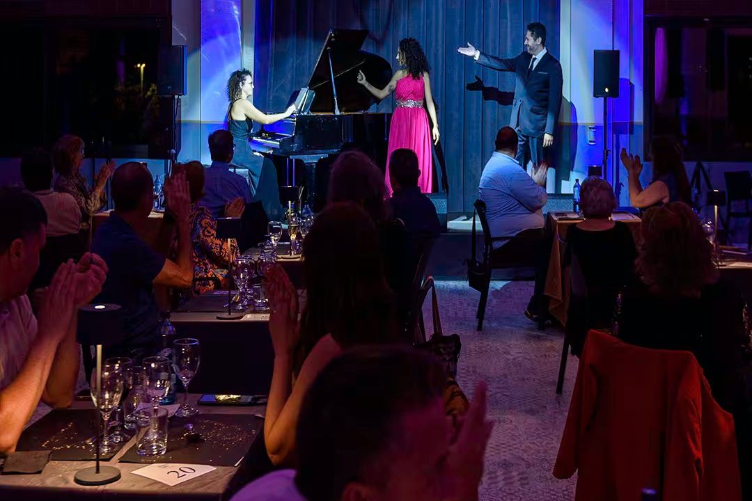 Cena con ópera y visita guiada en Mas Ravetllat-Pla
