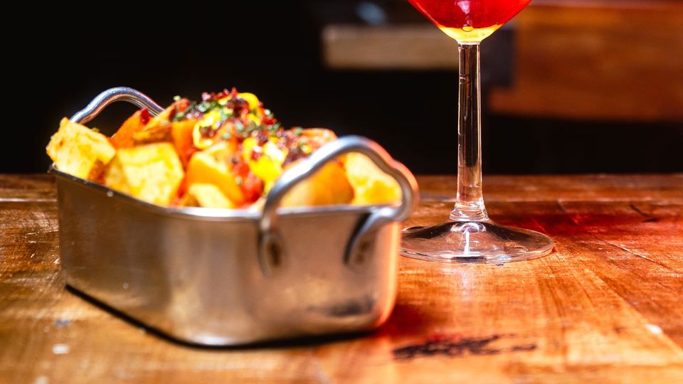 ¡Bravas y Spritz!