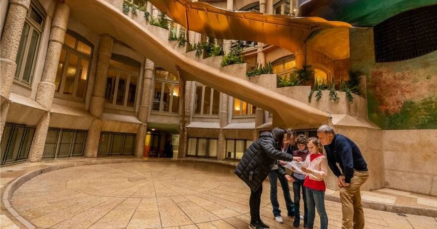 La Pedrera - Indiana Stones: ¡Exploremos! - Taller Familiar