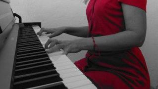 Demasiadas Luciernagas en su piano