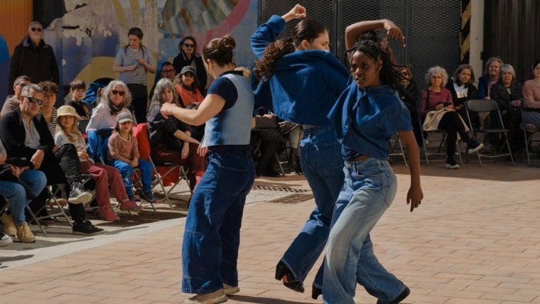 A medio camino (danza urbana): diálogo entre flamenco y danza urbana
