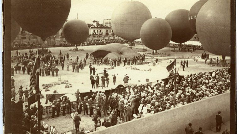 Exposició 'Barcelona i el cel: globus, aeroplans i fotografia'