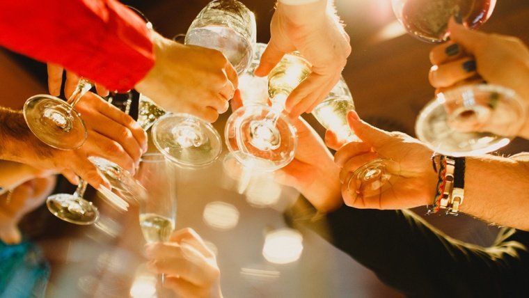 Monòlegs i brindis d'estiu