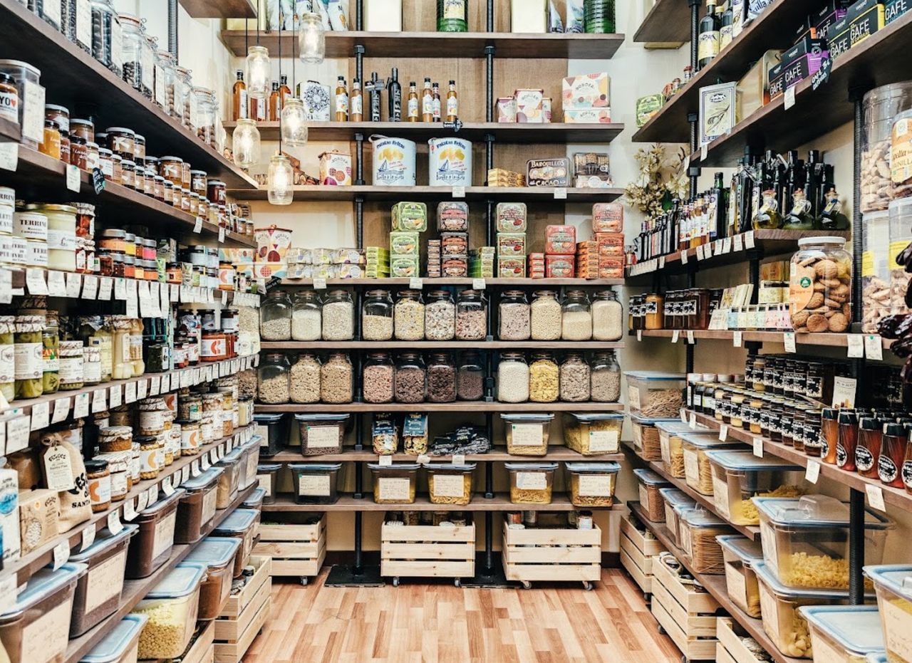 Foto: Al Gra: del sac al plat. Granel i llaunes