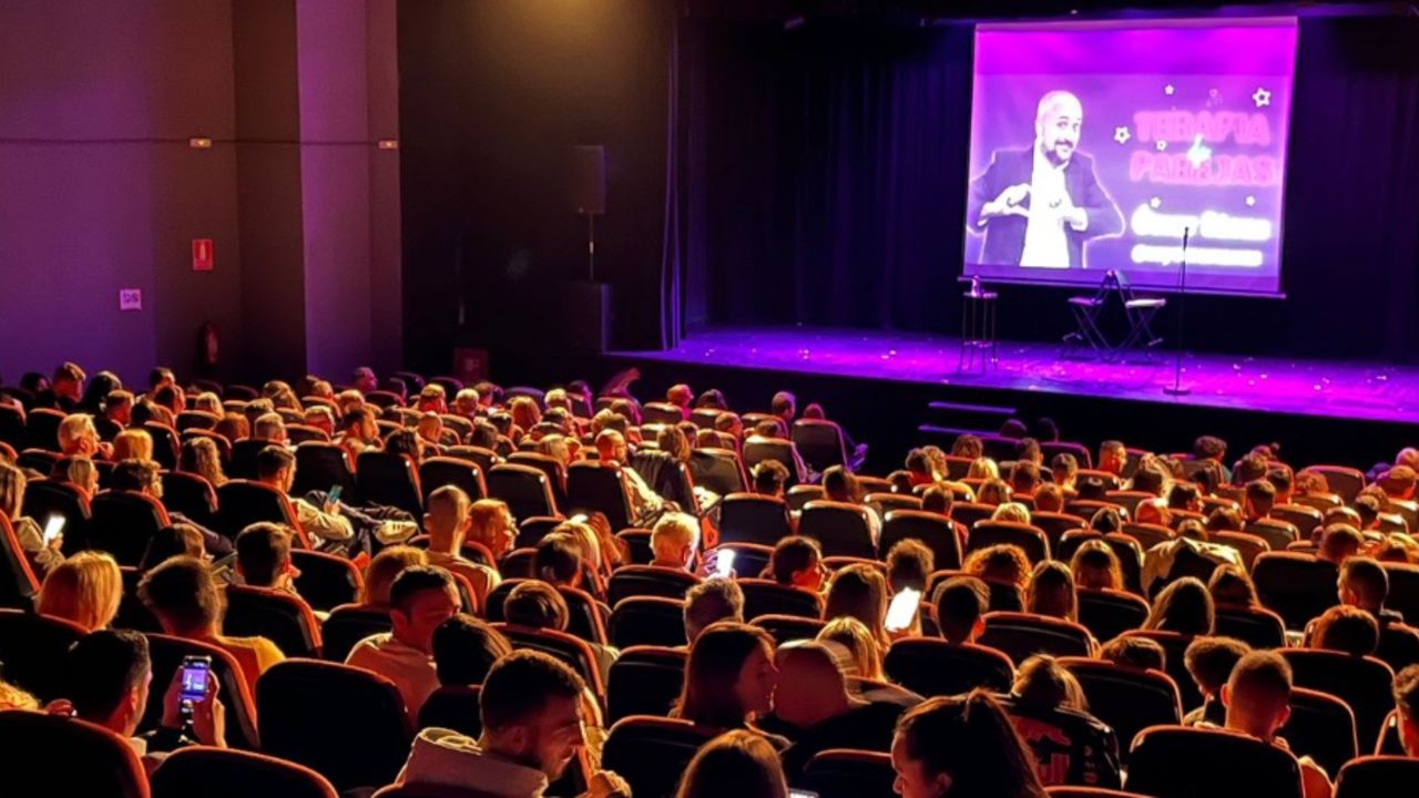 Óscar Sáenz y su Terapia de parejas: humor para salvar la convivencia