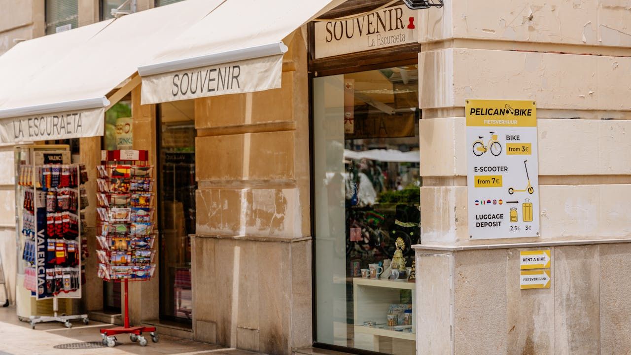 3 tiendas de recuerdos para comprar souvenirs en Barcelona