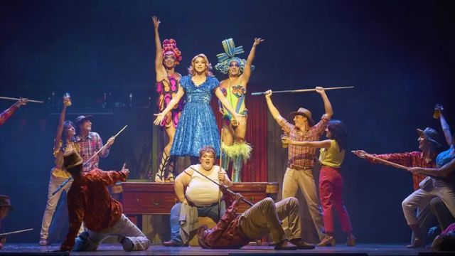 Priscilla, reina del desierto: un viaje musical lleno de color y emoción