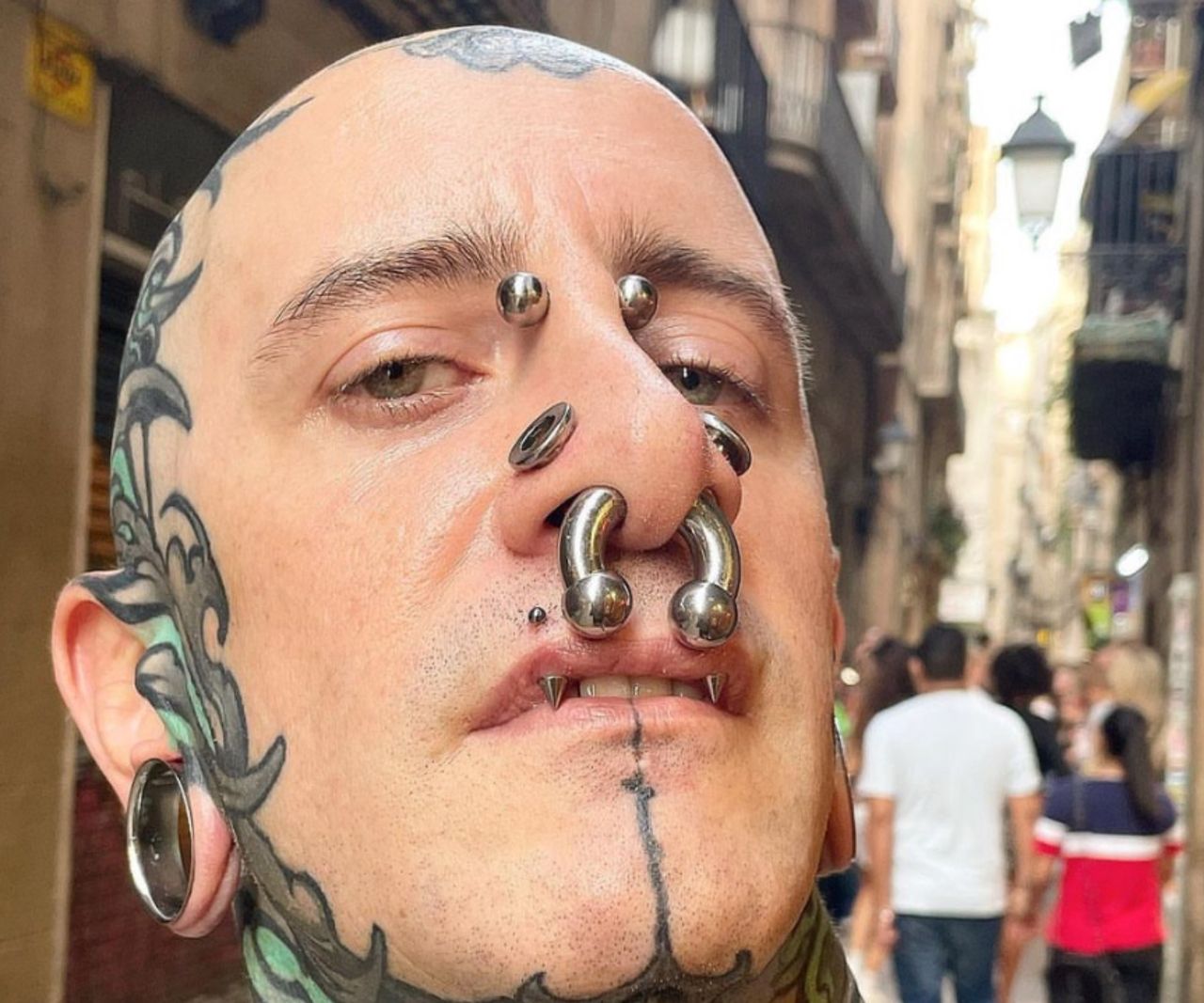 Foto: L´Embruix – Tatuajes y Piercings Barcelona