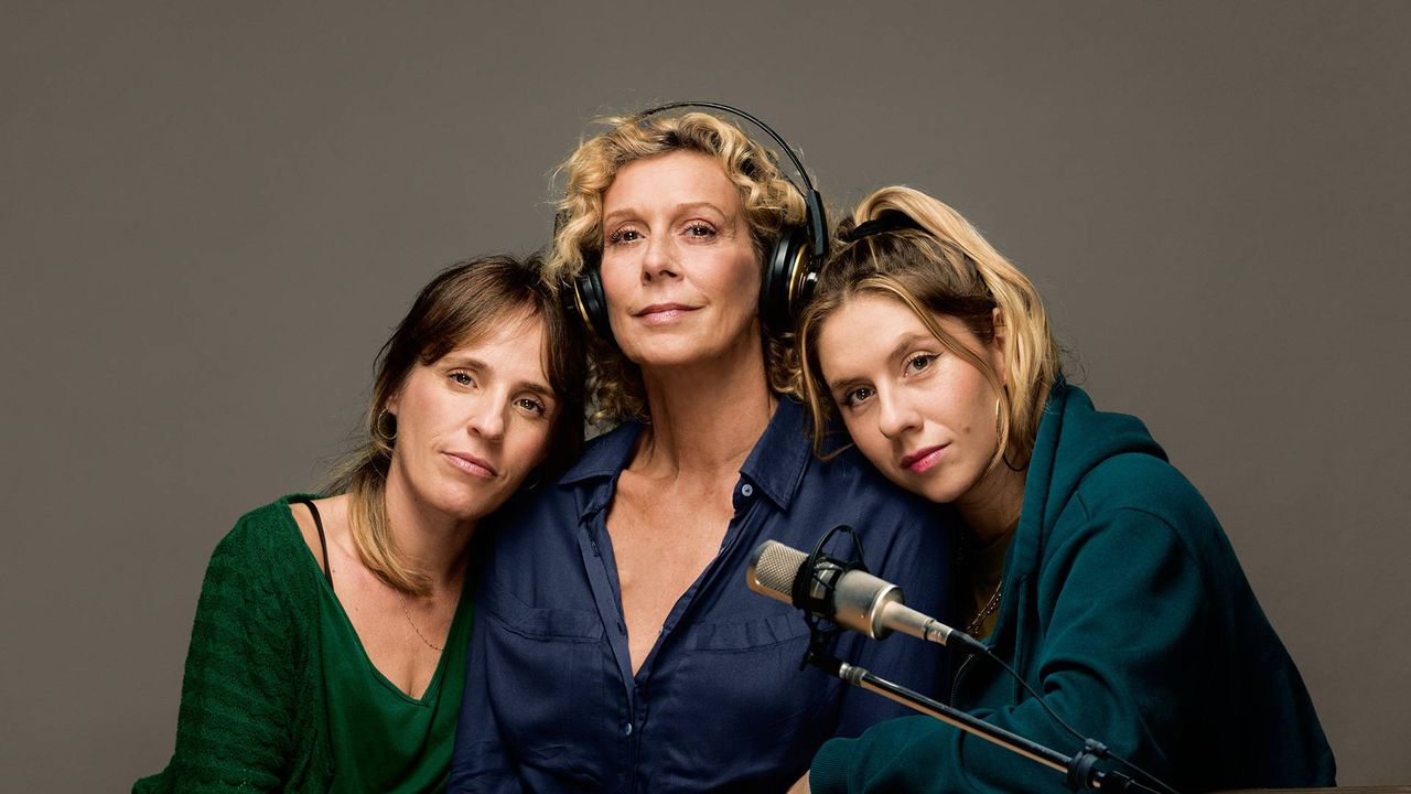 Dones de ràdio: una obra que transforma el cáncer de mama en una experiencia compartida llena de humanidad