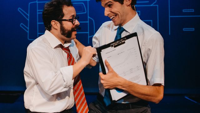 Risas, crítica y música en directo: Autónomos, el musical regresa a Barcelona