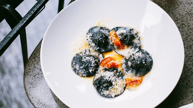 Estos italianos sirven los mejores raviolis de Barcelona