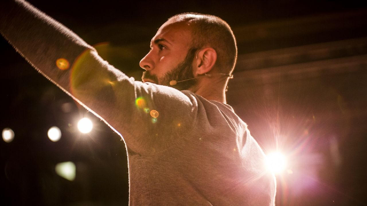 Tinder Sorpresa en el Teatre Goya: risas y citas a ciegas