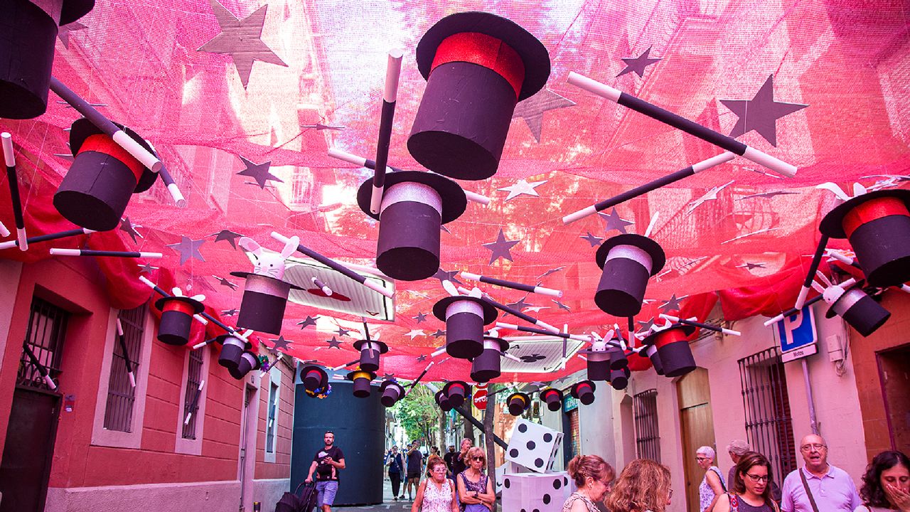 La festa major de Gràcia: nostalgia, comunidad y arte urbano