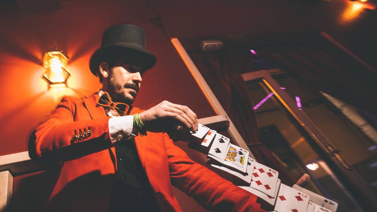 Magia en Somnia Cocktail Bar: noches de asombro y coctelería sensorial en agosto