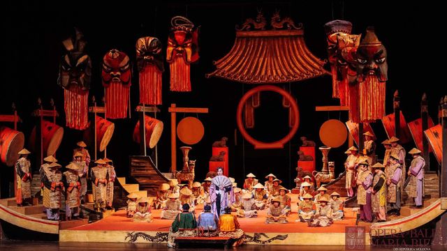 Turandot de Puccini ilumina el verano lírico