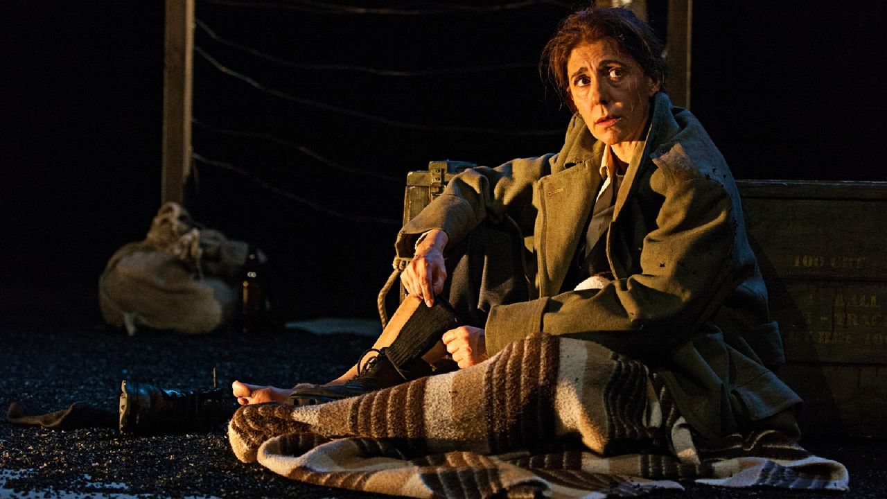 Hombre por necesidad se estrena en la Sala Villarroel de Barcelona