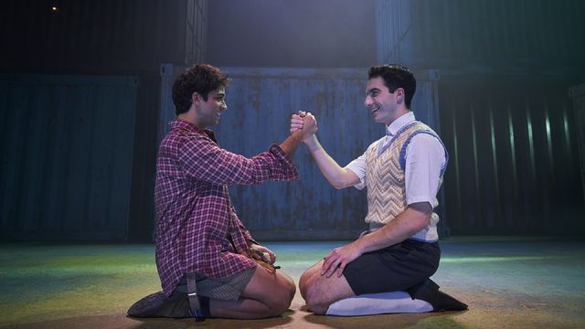 Germans de sang: poder, traición y lealtad en el Teatro Condal de Barcelona