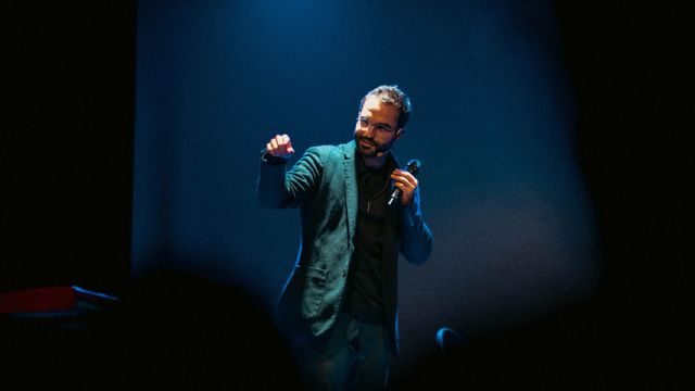 Abián Díaz llega al Teatre Borràs con “El Show patético”: risas sin pudor