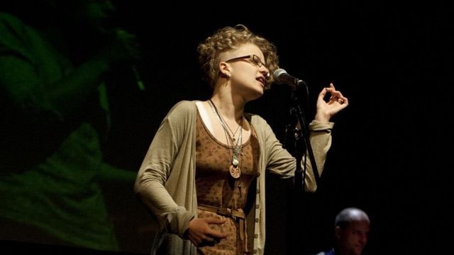 Poetry Slam Barcelona llena el CCCB de palabra, ritmo y escena