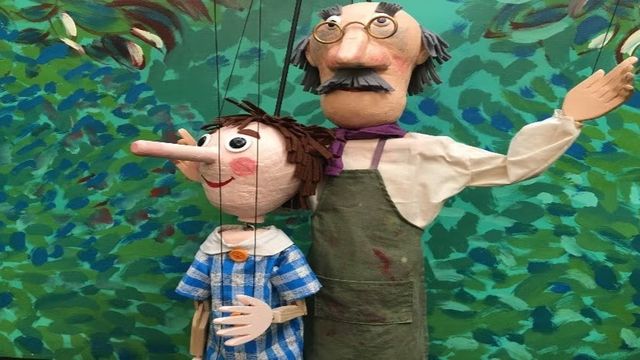 Pinocho cobra vida con marionetas en La Casa dels Contes